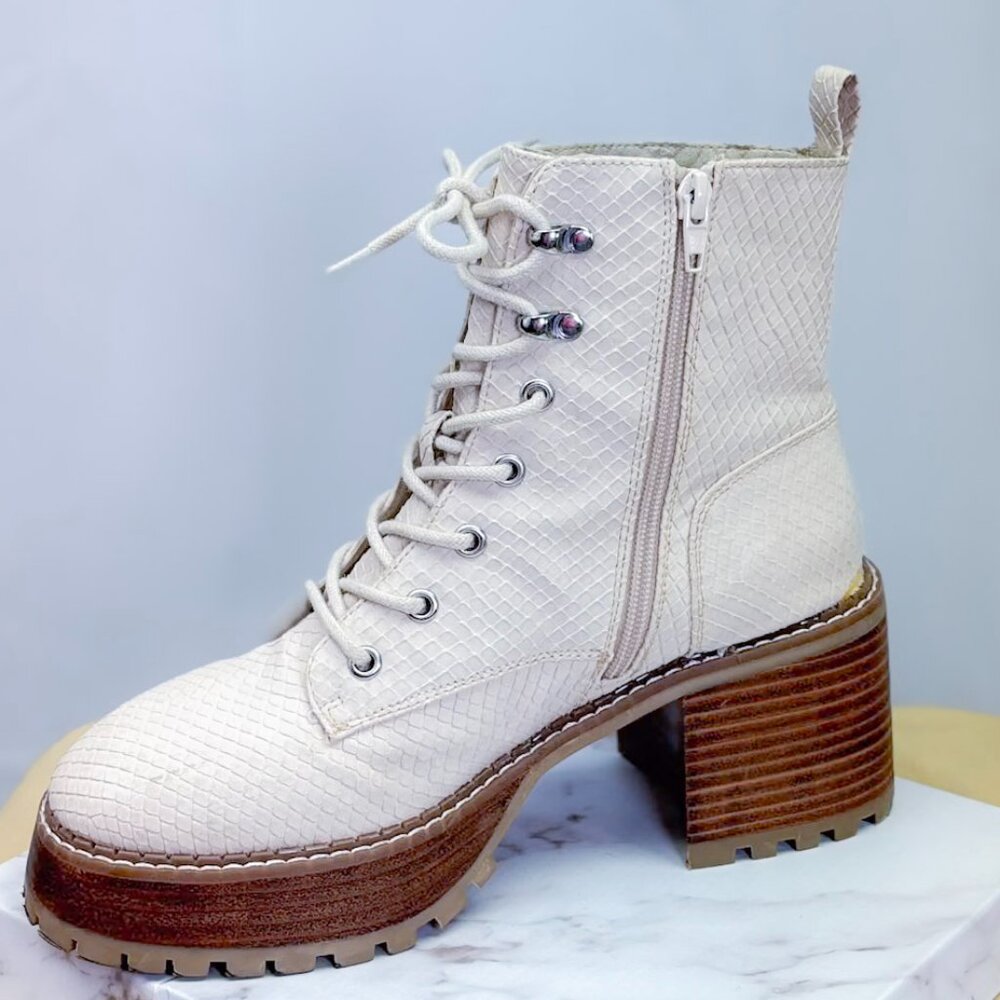 MIA Womens Steampunk Elija Ivory Faux Leather Combat & Lace-up Boots Shoes
